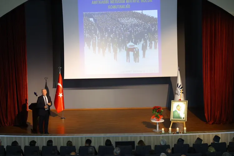 İzmir Karabağlar’da duygu dolu 10 Kasım söyleşisi